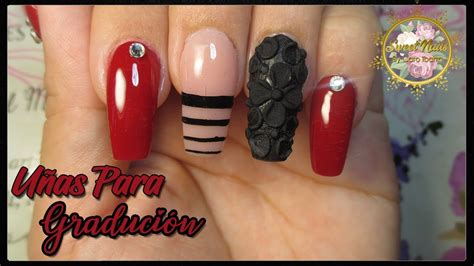 El boom de esta artista ha provocado hasta que una de sus uñas acrílicas negras haya sido en una oportunidad subastada, esto sucedió en dublín, cuando la artista realizaba. Diseño De Uñas Acrilicas Negras Con Rojo - Decorados Para Unas