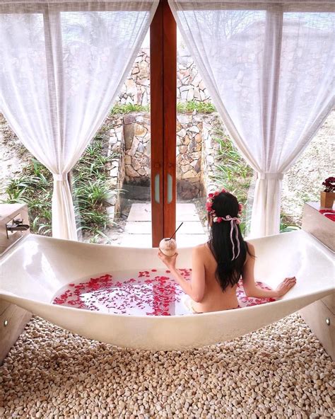 Get to know resorts and hotels where beautiful bathtubs with stunning views have a. Tina Lee | Content Creator on Instagram: "Possibly one of ...