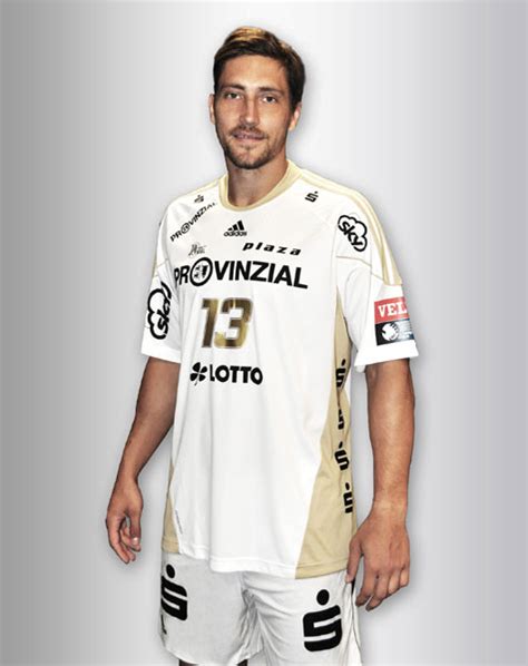 Ebay biete hier ein trikot von holstein kiel an. THW Kiel / News: THW Kiel startet mit neuem Trikot und ...