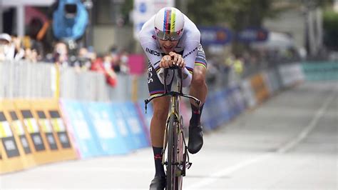 Cameron wurf, ein früherer ruderer und triathlet, der sich jetzt als straßenprofi bei team ineos versucht, lebt in andorra. Weltmeister Ganna im Zeitfahren nicht zu schlagen - FM1Today