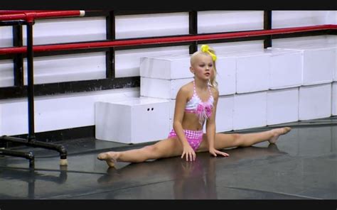 Created by collins avenue productions, it is set in pittsburgh, pennsylvania at the abby lee dance company. Dance Moms Episode Caps Season 5 Episode 3 Jojo With A Bow ...