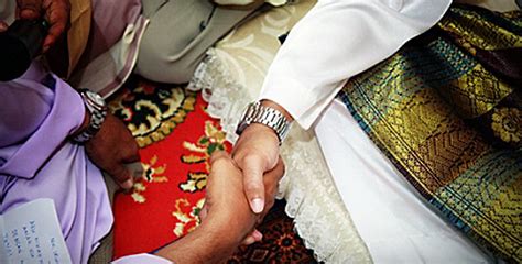 Di sebutkan bahwa akad nikah di masjid secara khusus tidak memiliki dasar dalam al quran. Selangkah ke Alam Perkahwinan