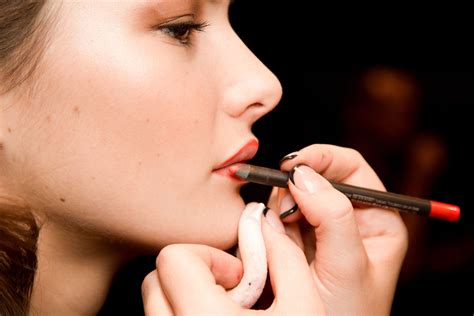 How should i apply my eyeliner? Makeup Tips All Older Women Should Know About | Page 49 of ...