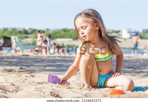 Cute 18 year old girls playing in the snow 6 min. little girl beach sand