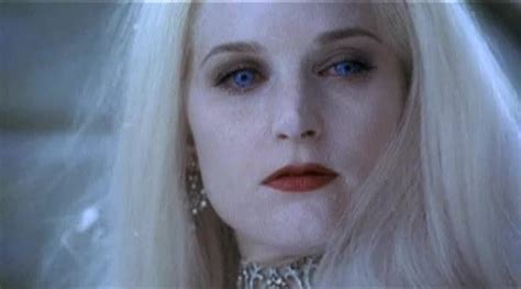 The snow queen is a powerful story of friendship and the triumph of love over wickedness. 3/6 Снежната кралица - Бг Аудио - зимна приказка (2002 ...