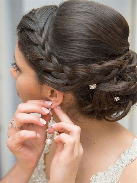 Women who had longer hair could style these same short looks with the help of a professional hairstylist. 81+ Beautiful Wedding Hairstyles for Elegant Brides in ...