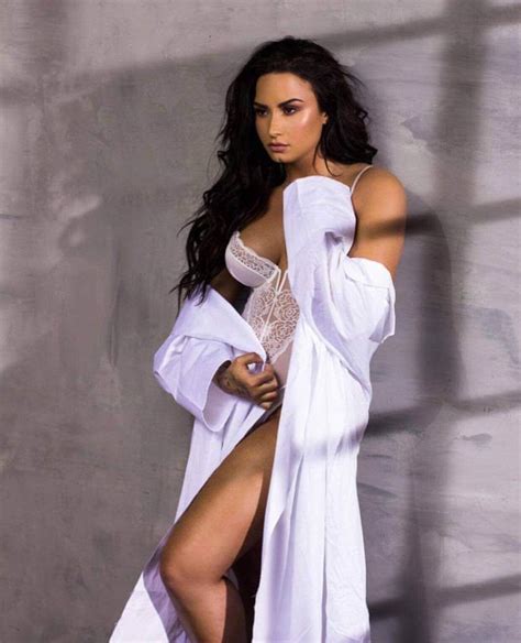 We do not claim ownership to anything found on this fan site unless stated otherwise (such as layout themes, shoutout messages, videos/pictures taken by owners, or etc.) Demi Lovato Bikini Pictures Unedited | Hot Demi Lovato ...