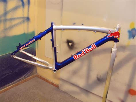 We collected more than 80 bikes racing games to play without. Diego Cozac: Bike Red Bull "Design Japa"