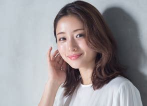 Manage your video collection and share your thoughts. 石原さとみの旦那の年収が5000万超え？!結婚後から創価学会 ...