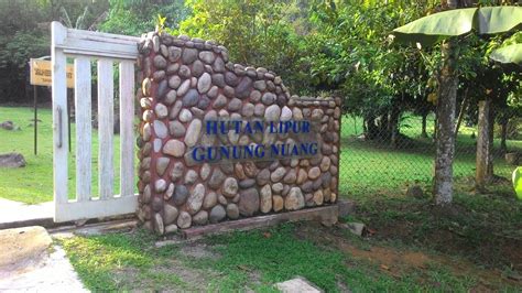 Gunung ini juga bersempadanan dengan negeri pahang. TRAVELOG SYIMIR: GUNUNG NUANG VIA PANGSUN @ HULU LANGAT