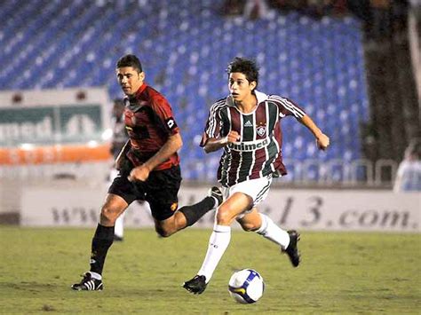 A primeira chance criada pelo leão aconteceu aos… Jornalheiros: História - Fluminense x Sport Recife