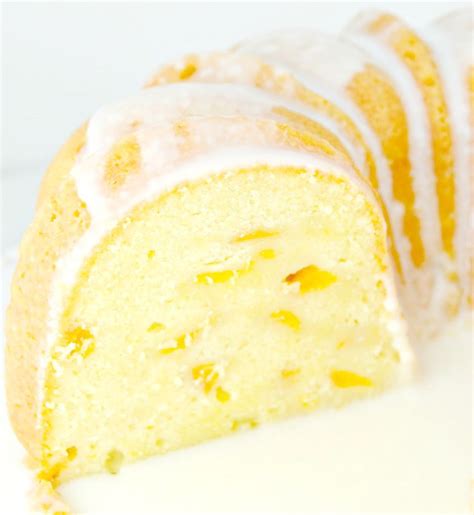 If you've never had a pound cake, i just want to give you fair warning that if you're expecting light and fluffy, this probably isn't the recipe for you. Peach Pound Cake | Recipe | Peach pound cakes, Sour cream ...