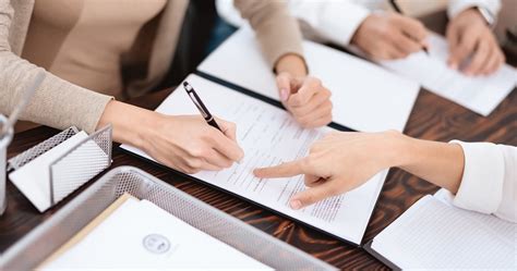 Adapun tujuan surat pengantar ini nantinya ditujukan kepada orang yang menerima proposal atau yang akan membuat keputusan final. Cara Membuat Proposal Usaha Untuk Lomba Dan Presentasi Ke Investor | IDCloudHost