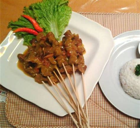 Daging ayam (bagian dada)•sereh (geprek)•daun jeruk•daun kunyit (simpulkan)•lengkuas geprek•bumbu halus•bawang merah•bawang putih. Resep Bumbu Sate Padang dan Cara Membuatnya - Kumpulan Resep Masakan Indonesia 2018