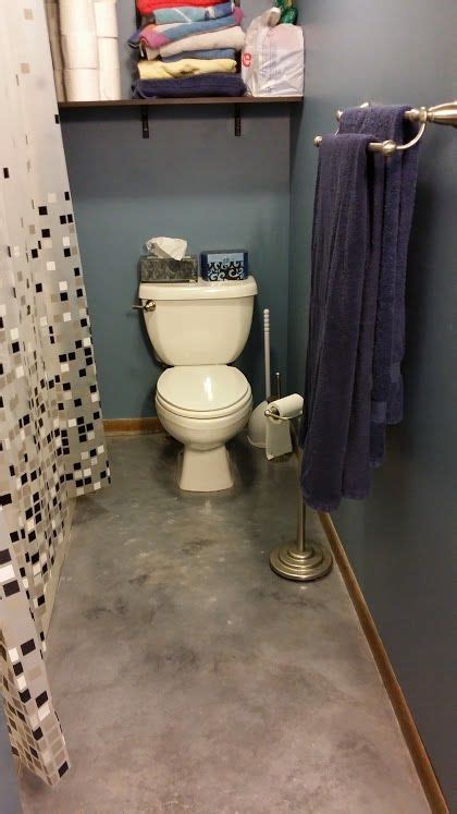 As far as bathroom makeovers that include new flooring go, this one is inexpensive, relatively easy, and not too time consuming. Paper Bag Flooring | Diy flooring, Brown paper bag floor ...
