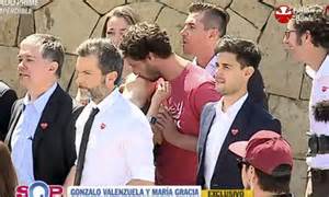 Carlos zúñiga / 12 abril, 2019. Gonzalo Valenzuela a todo beso con María Gracia Omegna en ...