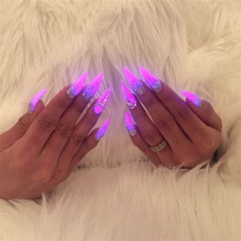 At these circle jerks (cj) sites are only disputable/controversial texts. Mais ongle de petite fille lol 😂😂 en 2020 | Idées vernis à ongles