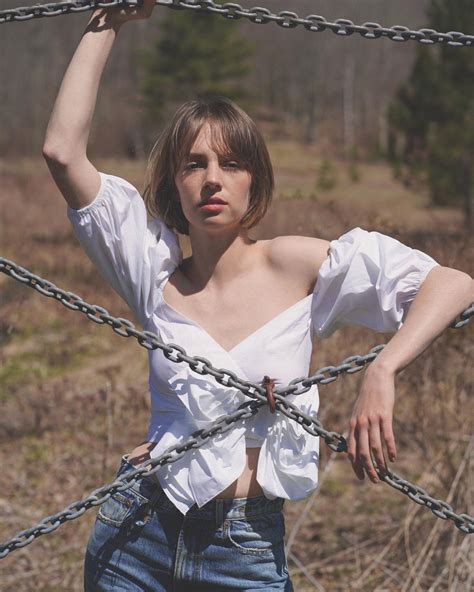 1994 русский трейлер фильм 2021 (netflix). Maya Hawke Style, Clothes, Outfits and Fashion • CelebMafia