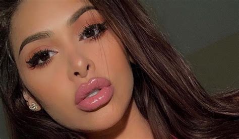 Fiorella lives and works in orange county, california. Fiorella Zelaya InstaFItBIo | Fitness Models Biography