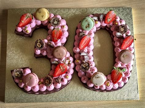 Julia ostertag, h.b, m.b., l.o. Julias zuckersüße Kuchenwelt: Zahlentorte mit Mangofüllung ...