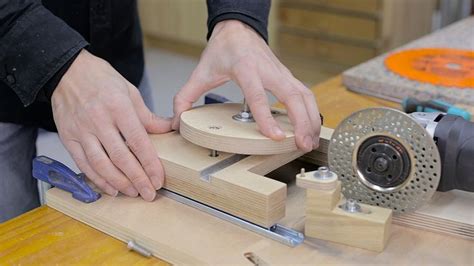 When a circular saw blade wears out, it can make burn marks on the wood or chip the surface, cutting more slowly and putting wear on the saw motor. Pin on Circular saw blades