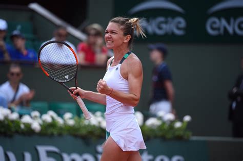 Petra kvitova and simona halep. Simona Halep, 13th woman to end WTA season as world no. 1 ...