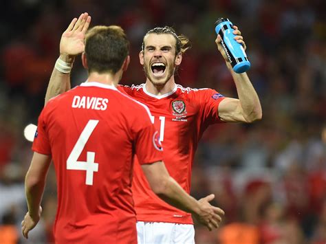 Gareth frank bale (born 16 july 1989) is a welsh professional footballer who plays as a winger for premier league club tottenham hotspur, on loan from real madrid of la liga. Manchester United transfer news: Real Madrid to offer ...