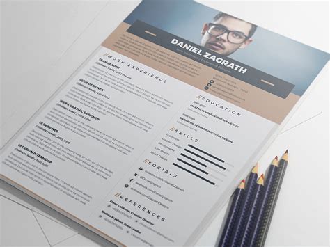 Finde den richtigen job auf stepstone. Free Resume Template For UI, UX, Web & Graphic Designers ...