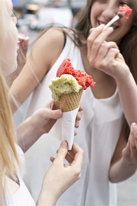 Du hilfst uns damit, diese schwierige zeit als kleiner familienbetrieb zu überstehen. Leones Gelato | Tina Herzl Photography