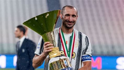 Buy giorgio chiellini at one of our trusted fifa 21 coins providers. FIFA 21 : TOP 10 des meilleurs joueurs de Serie A