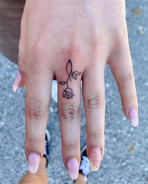 It is true that small flower tattoos are delicate in details and designs. Top 61 Best Minimalist Flower Tattoo Ideas - [2021 ...