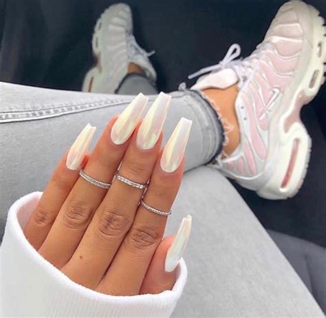 Insta baddie, baddie aesthetic, outfits, instagram, edits, tumblr, retro, retrowave, fashion. Aesthetics Coffin Baddie Acrylic Nails 2019 - Nail and Manicure Trends