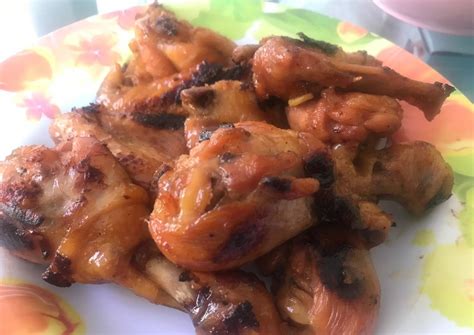 Pada kesempatan kali ini resepkuerenyah akan mengulas tentang resep ayam bacem goreng. Resep Ayam bakar bumbu bacem oleh Ignatia Sulistya - Cookpad