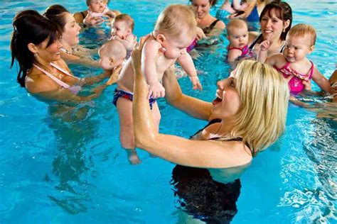 Ab wann babyschwimmen sinnvoll ist? Ab wann Babyschwimmen? Was ist das beste Alter, um zu ...