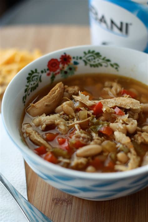 Watch how to make quinoa vegetable soup in this short recipe video! Slow Cooker Chicken and White Bean Soup with Quinoa