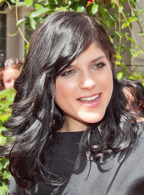 She lost her childhood sweetheart in an accident in 1990 (at the age of 18). Chatter Busy: Selma Blair Plastic Surgery