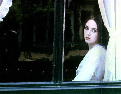 Su aspecto era soberbio en la reina margot, y lo es de nuevo en la versión de nosferatu de herzog. Isabelle Adjani - Nosferatu, Phantom der Nacht (с ...