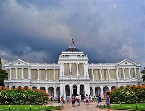 Led by psm volunteer guides, this building tour of the istana brings participants to visit the istana's stately function rooms and admire the stunning architectural details of this national monument which has welcomed royalty, presidents and other vips throughout its history. Istana Open House Deepavali | What's On | HoneyKids Asia