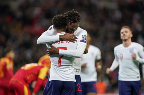 The borussia dortmund forward is a genuine exciting talent armed with an asset that has been scarce. Jadon Sancho on Twitter: South London to Wembley to assist ...