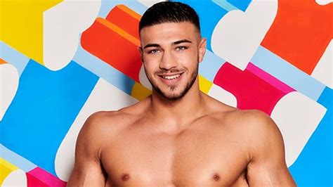 Tommy fury is also a professional boxer. Tommy Fury doet mee aan Love Island UK - Love & Reality