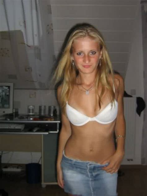 Chat with xhamsterlive girls now! Cute blonde teen german girls - Xwetpics.com