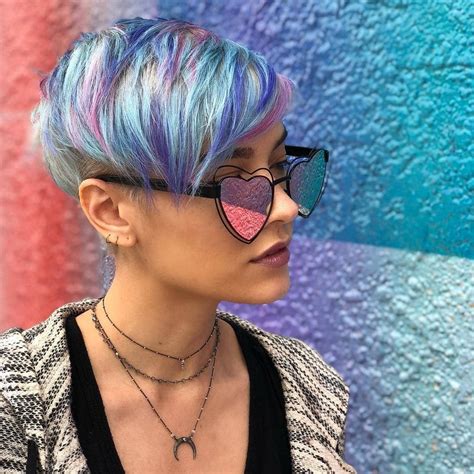 Scénické účesy postupné strihy pixie účes účesy krása dlhý pixie účes krátke účesy. Ok, I think @astylepixie just took a piece of my heart here. This hair by @daniellebadgerhair is ...