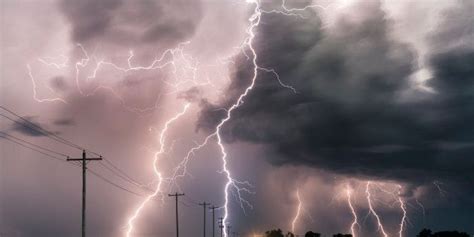 Statele unite are cel mai mare numar anual de tornade, circa 800. Alerte de tornade dans l'Outaouais | HuffPost Québec