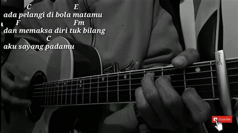 'pelangi di matamu' merupakan salah satu single paling populer dari album ningrat (2000) milik grup band cadas jamrud. Chord Ada Pelangi Di Bola Matamu Jamrud - Terkait Mata