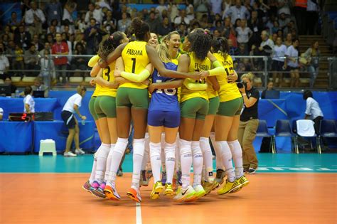 As principais pontuadoras do brasil foram a oposta tandara, com 12 pontos, e a ponteira fernanda garay, com 11. WCB News: CAMPEONATO MUNDIAL FEMININO DE VÔLEI 2014 ...