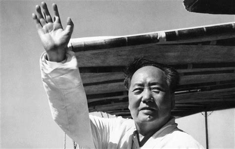 Mao, ktorý vyrastal na vidieku v hunane, opísal svojho otca ako prísneho disciplinárnika, ktorý porazil jeho. Před 40 lety zemřel Mao Ce-tung. Zahubil nejméně 70 ...