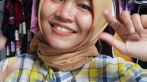 Aplikasi desain baju sangat cocok untuk kamu yang ingin berbisnis di dunia fashion dan mengembangkan clothing brand milikmu sendiri, geng. Design baju dan menjahit gaun - YouTube