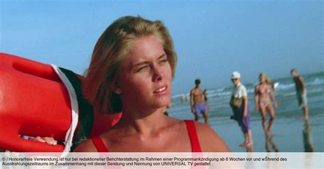 Une parodie sympa de la série baywatch, alerte à malibu, à prendre au 2ème/3ème degré ;) l'enregistrement possède une très belle image, précise, et un son très dynamique en vostfr (dolby atmos). Alerte à Malibu