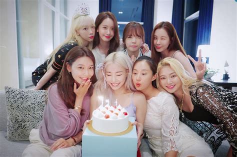 Latest girls' generation photos, snsd album, airport fashion, endorsements, events, concerts, magazines, selca, and hd pictures of snsd members. SNSD reunite as 8 for Tiffany's birthday - DAILY NAVER