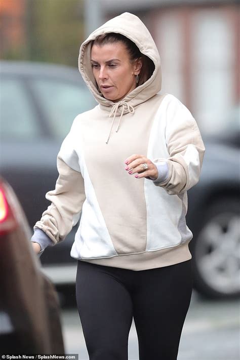 Coleen mary rooney is an english author and television personality. Coleen Rooney wears two-tone hoodie and leggings - BroRead.com